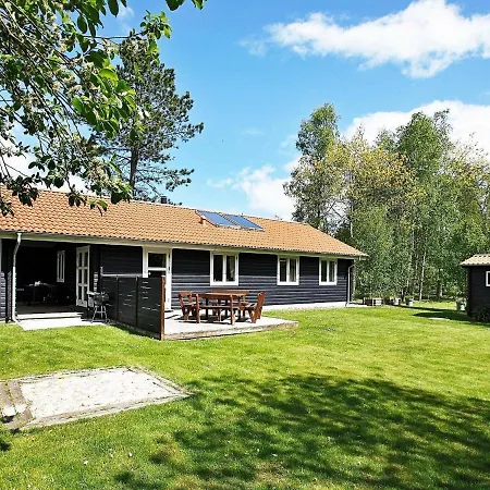 6 Person Holiday In Hadsund *